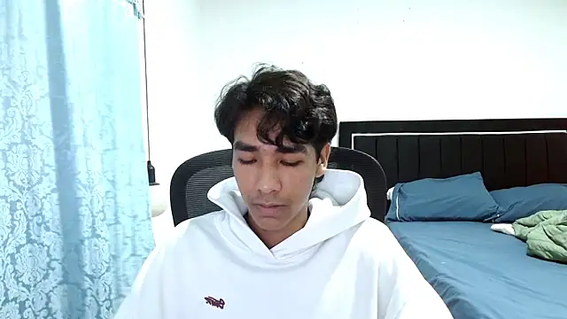 Pedestal diamant online show from April 4, 12:17 am