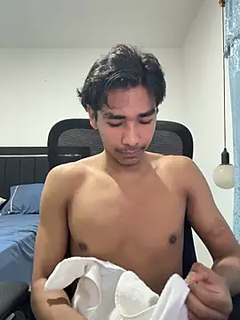 Snapshot of Pedestal_diamant chatting on February 13, 11:49 pm Pedestal diamant online show from February 13, 11:49 pm