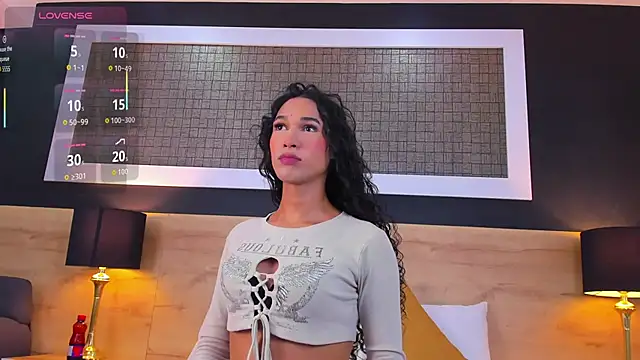 Chloee  Adams online show from April 13, 8:13 pm