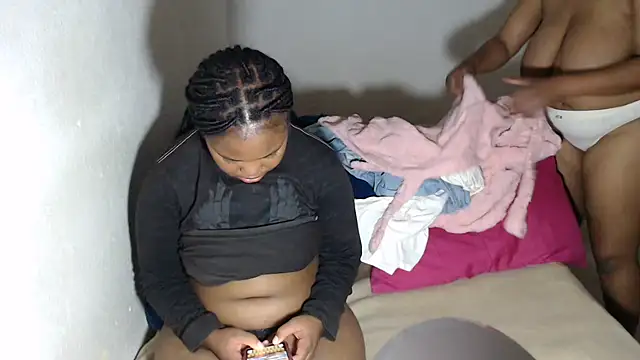 AlyssaBrown online show from April 13, 8:46 pm