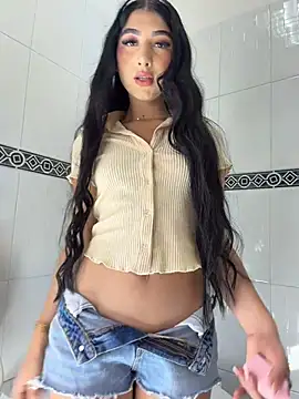 Snapshot of BadLilAngelXXX chatting on July 1, 1:11 pm BadLilAngelXXX online show from July 1, 1:11 pm
