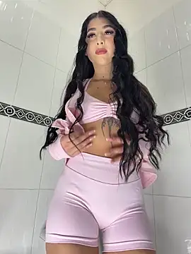 Snapshot of BadLilAngelXXX chatting on June 30, 1:11 pm BadLilAngelXXX online show from June 30, 1:11 pm