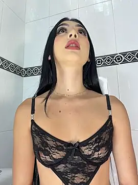 Snapshot of BadLilAngelXXX chatting on July 7, 1:25 pm BadLilAngelXXX online show from July 7, 1:25 pm
