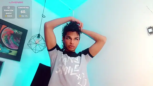 Snapshot of Zonce_shimer chatting on February 25, 3:40 am Zonce shimer online show from February 25, 3:40 am