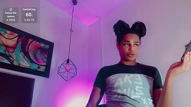 Snapshot of Zonce_shimer chatting on February 20, 3:47 am Zonce shimer online show from February 20, 3:47 am