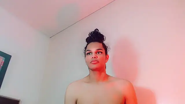 Snapshot of Zonce_shimer chatting on February 18, 3:48 am Zonce shimer online show from February 18, 3:48 am