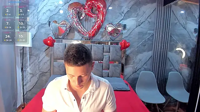 Snapshot of Manson_and_Zoe chatting on February 15, 11:20 am Manson and Zoe online show from February 15, 11:20 am