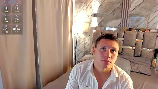 Snapshot of Manson_and_Zoe chatting on February 23, 11:44 am Manson and Zoe online show from February 23, 11:44 am