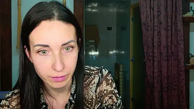 Poorlamb911 online show from February 10, 8:19 pm