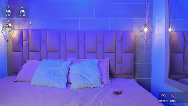 Naomi-Thompson online show from February 9, 6:39 pm