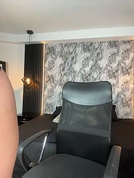 Snapshot of Dahlia-Rose chatting on February 12, 7:35 pm Dahlia-Rose online show from February 12, 7:35 pm