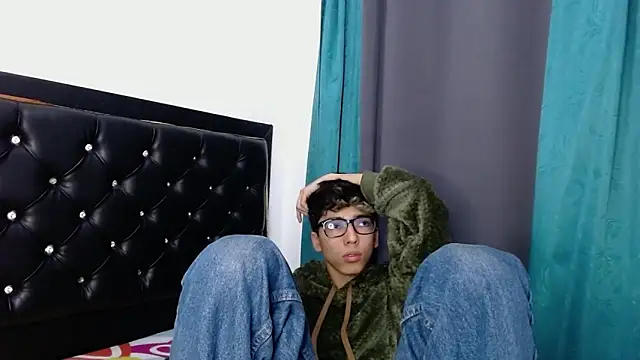 Snapshot of gabriel_x18 chatting on March 3, 5:25 am gabriel x18 online show from March 3, 5:25 am