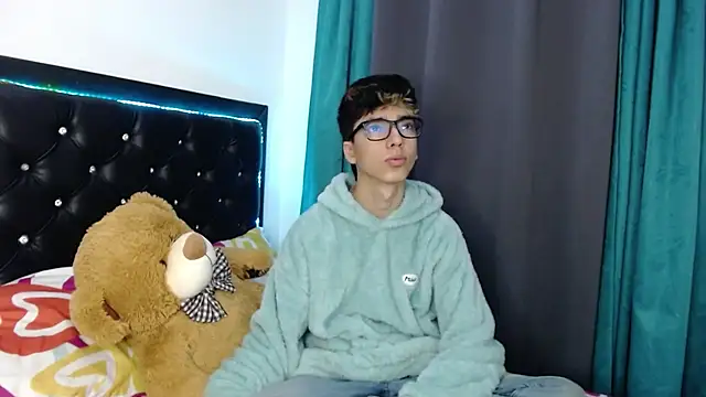 Snapshot of gabriel_x18 chatting on February 16, 4:55 am gabriel x18 online show from February 16, 4:55 am