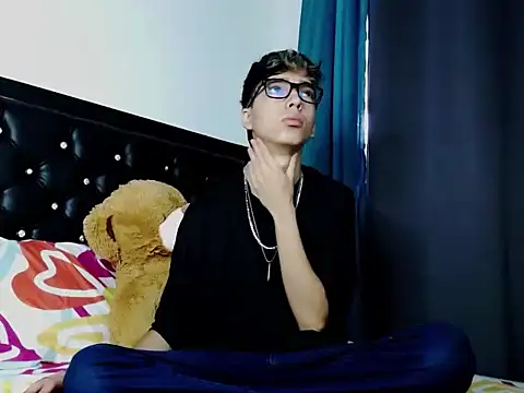 Snapshot of gabriel_x18 chatting on February 9, 12:36 pm gabriel x18 online show from February 9, 12:36 pm