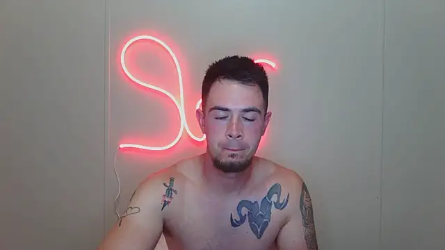 Snapshot of midnightsinz chatting on March 17, 2:47 am midnightsinz online show from March 17, 2:47 am