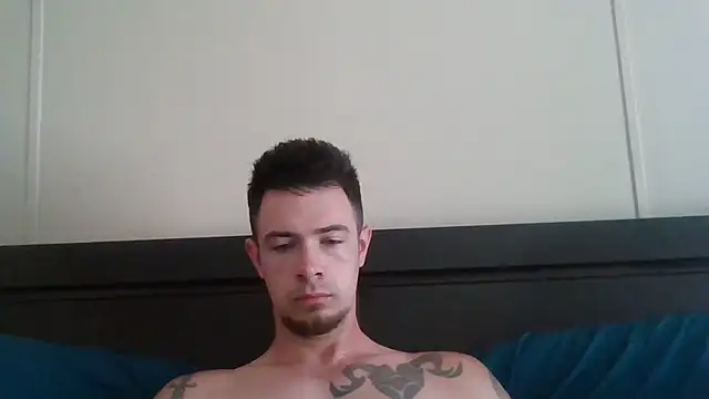 midnightsinz online show from April 29, 4:44 pm