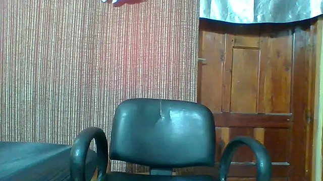 Snapshot of JUICY_T chatting on February 8, 8:56 am JUICY T online show from February 8, 8:56 am