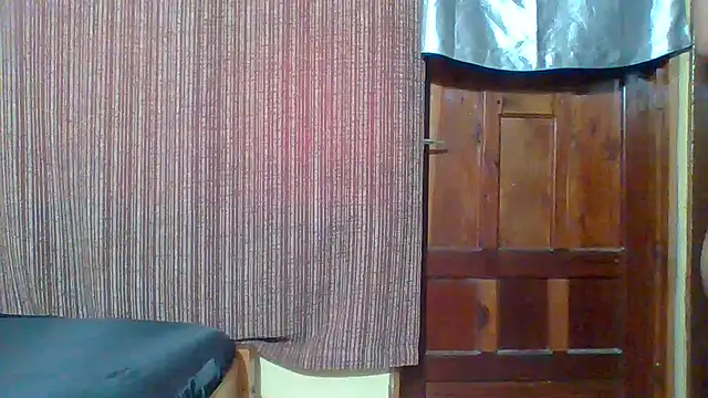 Snapshot of JUICY_T chatting on March 1, 6:35 am JUICY T online show from March 1, 6:35 am