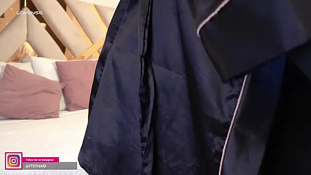 missthailand  online show from May 8, 11:19 pm