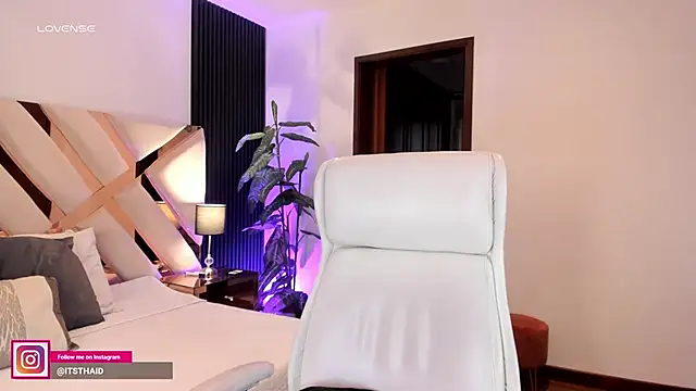 missthailand  online show from March 13, 10:37 pm