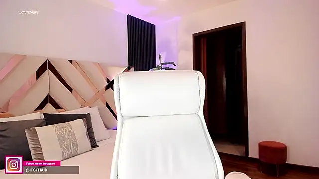 missthailand  online show from March 9, 11:19 pm