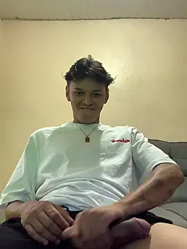 Snapshot of seucasal chatting on March 3, 7:32 pm seucasal online show from March 3, 7:32 pm