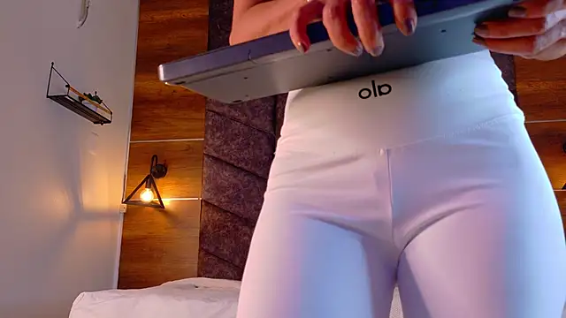 FernandaBrown   online show from March 16, 7:38 pm