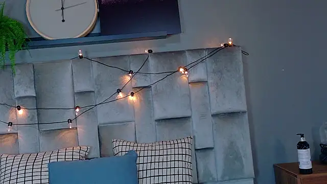 FernandaBrown   online show from February 13, 7:25 pm