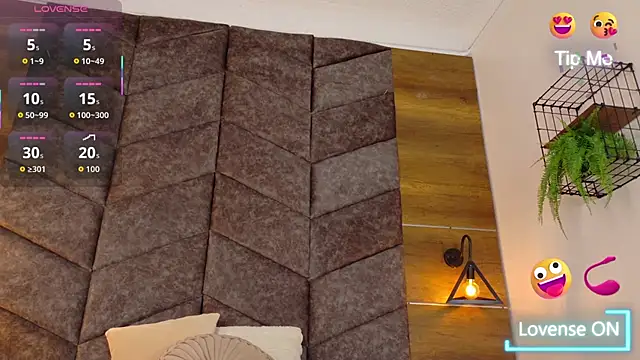 FernandaBrown   online show from March 19, 7:03 pm