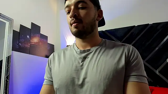 Snapshot of Logan_Wolf-js chatting on July 19, 6:15 pm Logan Wolf-js online show from July 19, 6:15 pm