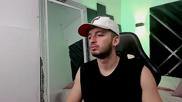 Logan Wolf-js online show from March 27, 2:42 am