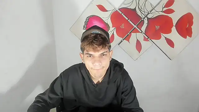 Jesshot bigcock20cm online show from April 2, 2:13 pm