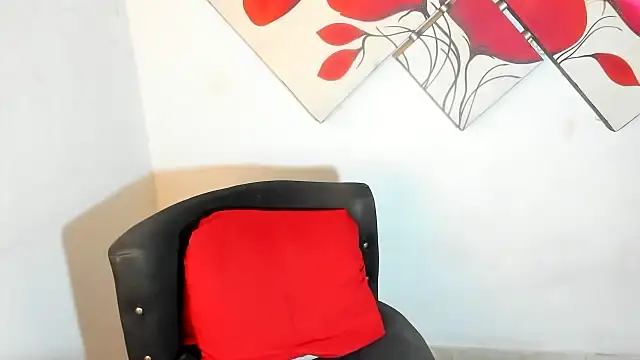 Snapshot of Jesshot_bigcock20cm chatting on June 5, 6:52 am Jesshot bigcock20cm online show from June 5, 6:52 am