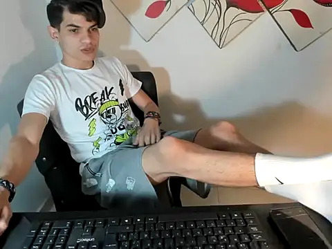 Jesshot bigcock20cm online show from May 21, 5:05 am
