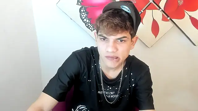 Jesshot bigcock20cm online show from March 12, 4:07 am