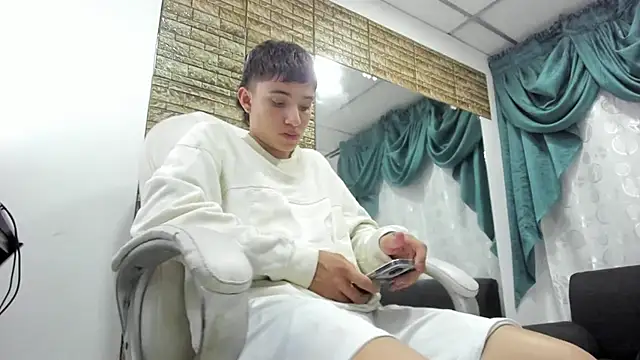 Wesleey-Boy online show from February 19, 7:05 am