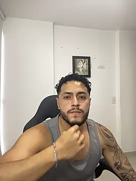 MattiaDupont online show from May 4, 10:34 pm