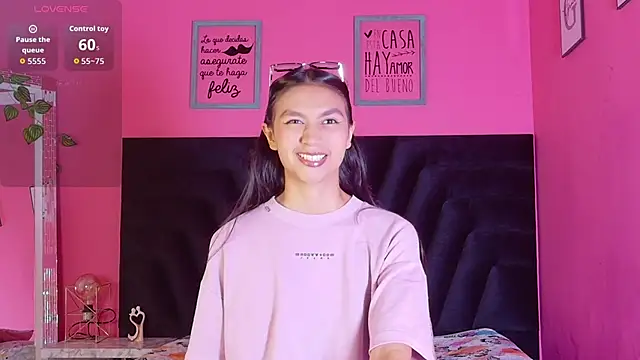 Snapshot of ThinPrincesss chatting on February 24, 1:12 pm ThinPrincesss online show from February 24, 1:12 pm