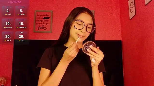 Snapshot of ThinPrincesss chatting on February 28, 12:38 pm ThinPrincesss online show from February 28, 12:38 pm