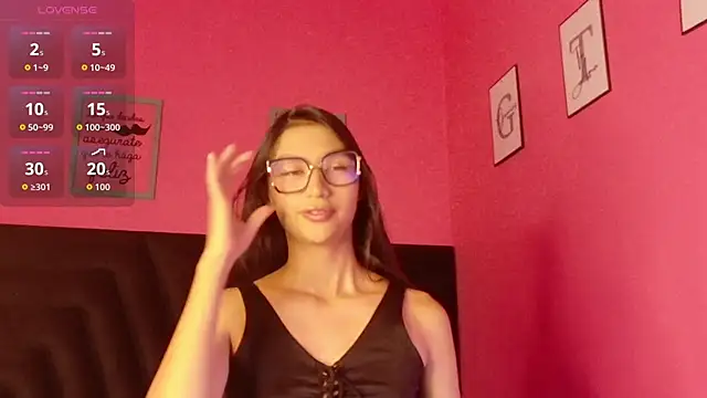 Snapshot of ThinPrincesss chatting on February 23, 1:01 pm ThinPrincesss online show from February 23, 1:01 pm