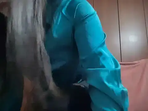 Snapshot of EmmaAlbaxx chatting on February 7, 8:39 pm EmmaAlbaxx online show from February 7, 8:39 pm