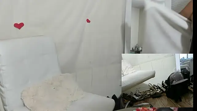 Snapshot of Nyomi_browm chatting on February 9, 3:37 am Nyomi browm online show from February 9, 3:37 am