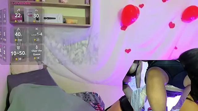 Snapshot of Nyomi_browm chatting on February 12, 4:12 am Nyomi browm online show from February 12, 4:12 am