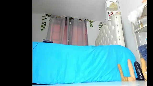 sweet supreme online show from April 12, 10:46 pm