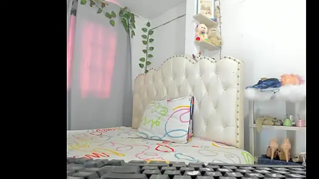 sweet supreme online show from March 5, 8:38 pm