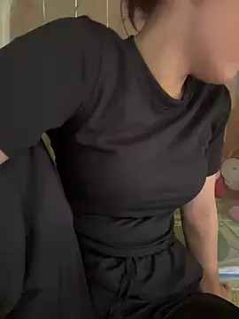 DoliceGirl2k online show from June 2, 2:00 am