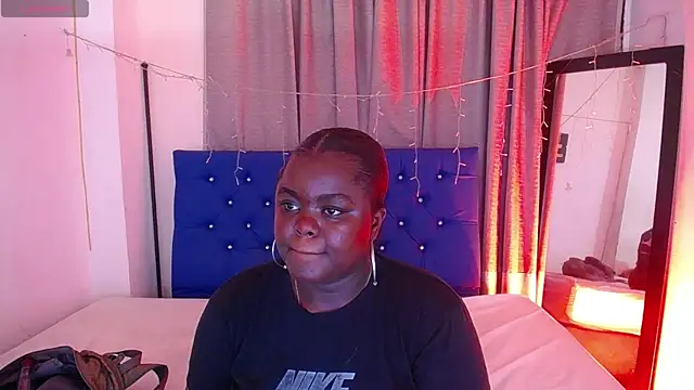 Snapshot of neighbor-ebony chatting on July 11, 3:29 am neighbor-ebony online show from July 11, 3:29 am