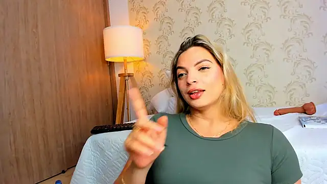 Snapshot of mahia_montenegro chatting on May 22, 8:07 pm mahia montenegro online show from May 22, 8:07 pm