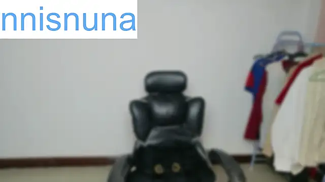 Snapshot of nunanunanuna chatting on May 9, 5:05 pm nunanunanuna online show from May 9, 5:05 pm