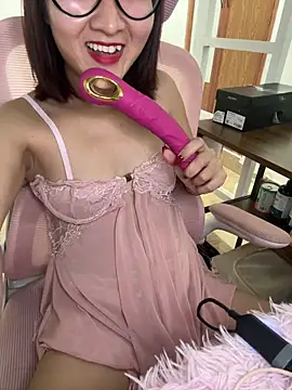 LucyKiss online show from May 4, 11:46 am